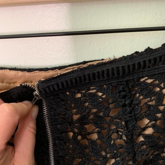 Black & nude skirt by Kendall & Kyle - Picture 4 of 4